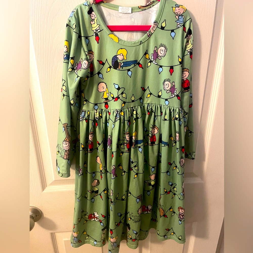 Girls Peanuts holiday dress, size 7/8